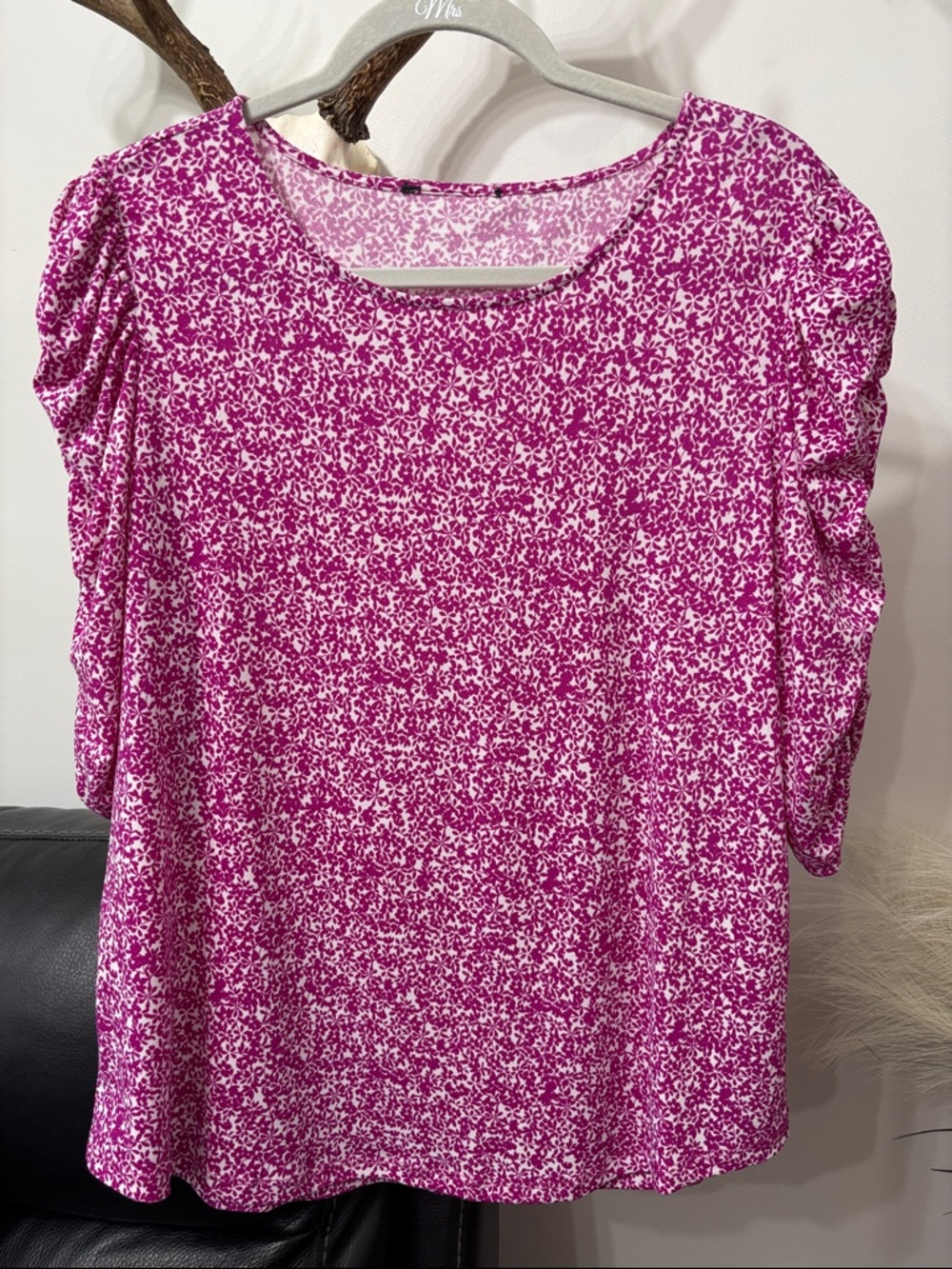 Women’s Pink Floral Short-Sleeve Blouse with Ruched Shoulders